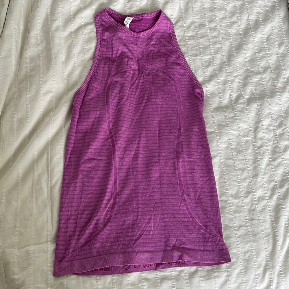 Lululemon tank top / 4